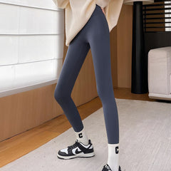 Photo: Nordic Fleece-Lined Thermal Leggings | Seoden London — view 3