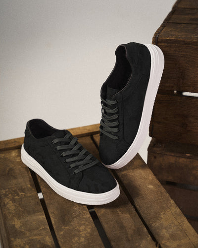 London Classic Sneaker thumbnail